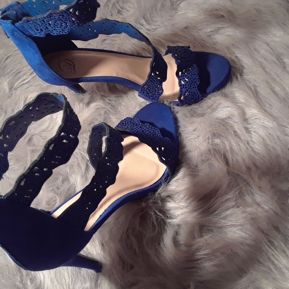 HEELS